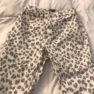 Cheetah print Abercrombie mom jean!! Size 26s